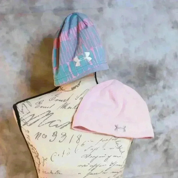 Girls Under Armour beanie hats (Lot of 2 hats) - Picture 1 of 13